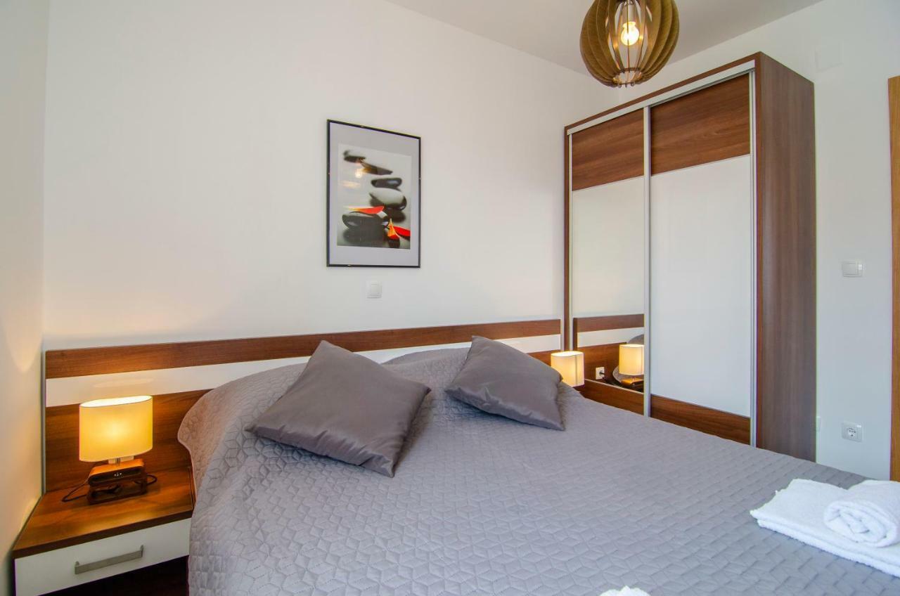 Apartments Sara 3 โบล ภายนอก รูปภาพ