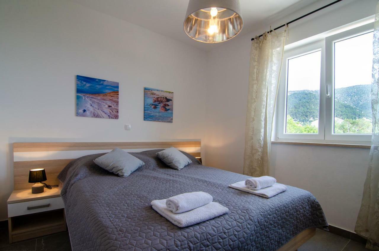 Apartments Sara 3 โบล ภายนอก รูปภาพ
