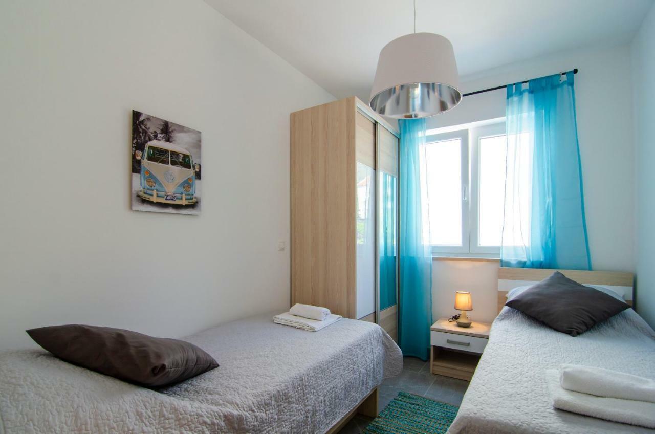 Apartments Sara 3 โบล ภายนอก รูปภาพ