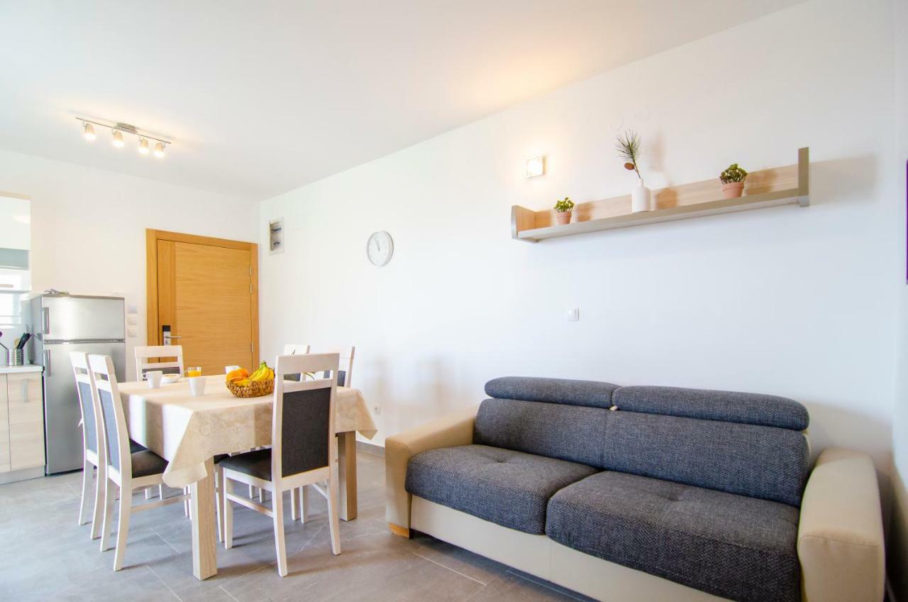 Apartments Sara 3 โบล ภายนอก รูปภาพ