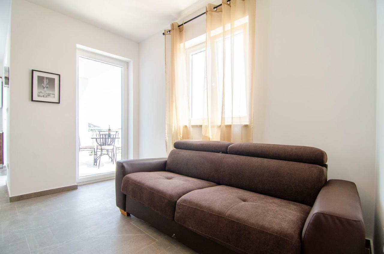 Apartments Sara 3 โบล ภายนอก รูปภาพ