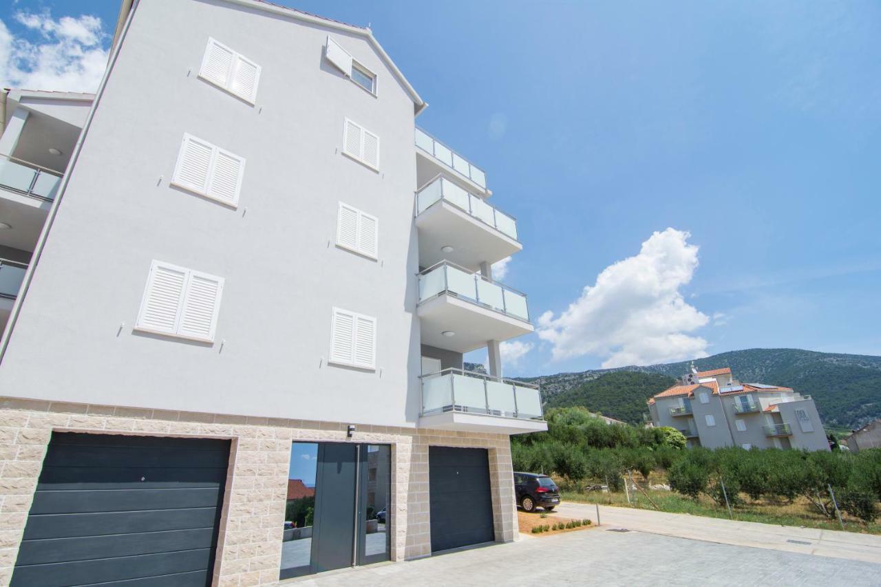 Apartments Sara 3 โบล ภายนอก รูปภาพ
