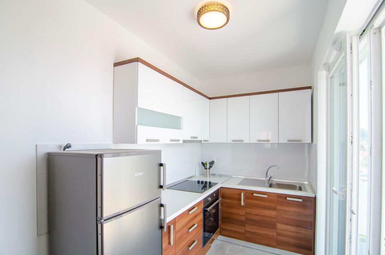 Apartments Sara 3 โบล ภายนอก รูปภาพ