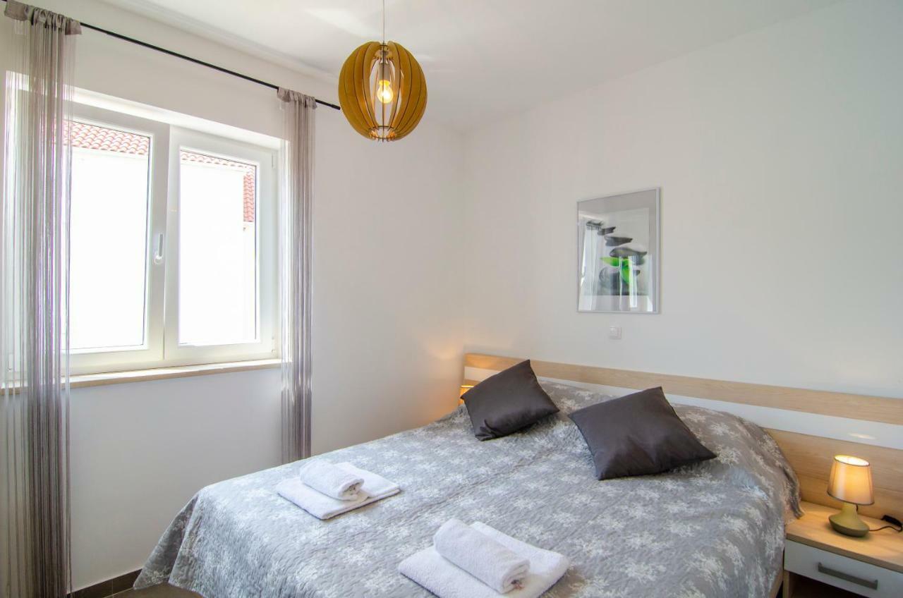 Apartments Sara 3 โบล ภายนอก รูปภาพ