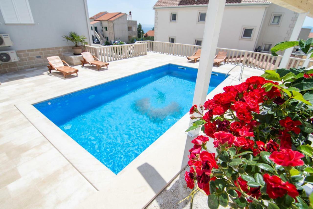 Apartments Sara 3 โบล ภายนอก รูปภาพ
