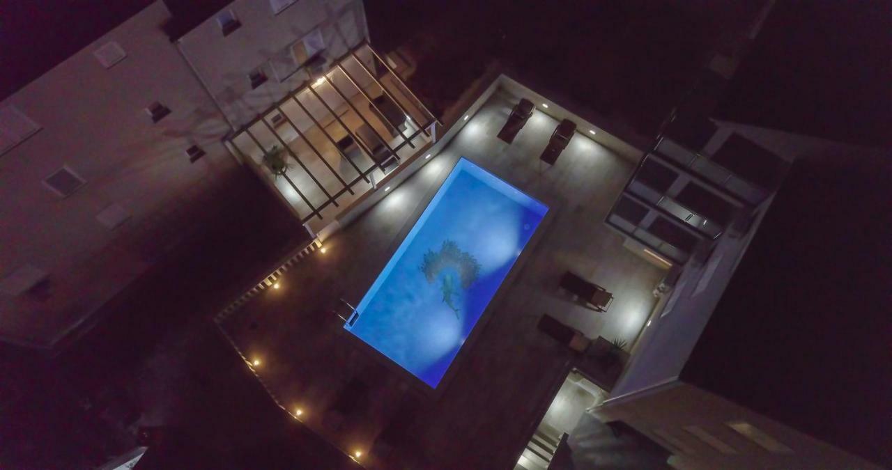 Apartments Sara 3 โบล ภายนอก รูปภาพ
